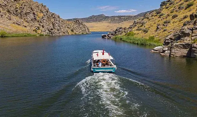 Türkiye'nin en uzun nehri hareketlendi: Barajlardaki su bırakılınca seviye yükseldi