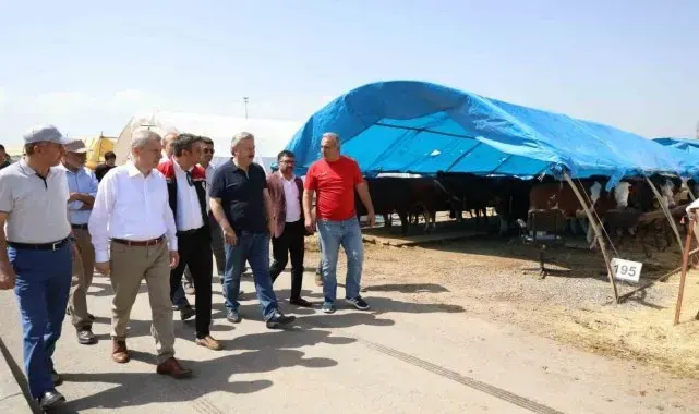 Başkan Palancıoğlu kurban pazarını inceledi