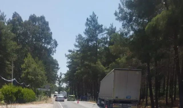 Marmaris'te tır otomobile çarptı: 1 yaralı