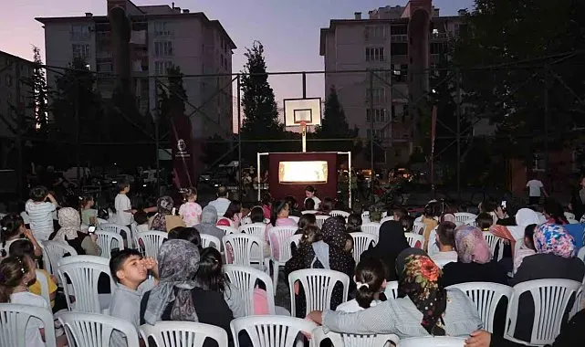Karagöz'ün Salıncağı ilk gösteriminde çocuklar ve aileler buluştu
