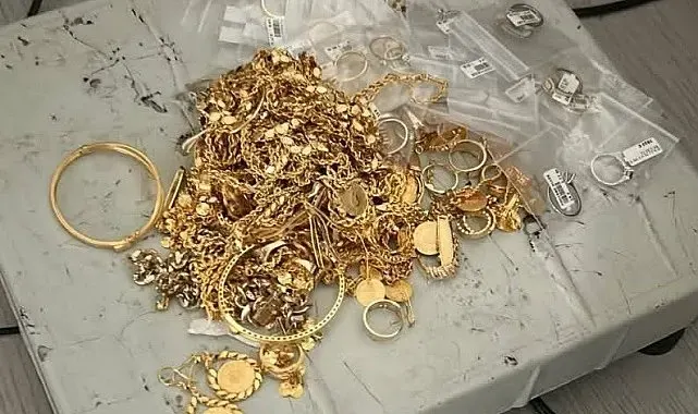 Bulgaristan'da gurbetçi ailenin aracında 603 gram kaçak altın ele geçirildi