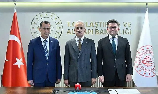 Bakan Uraloğlu: "E5000 lokomotifimiz, Avrupa Birliği Sertifikasyonu olan TSI'ya sahip oldu"