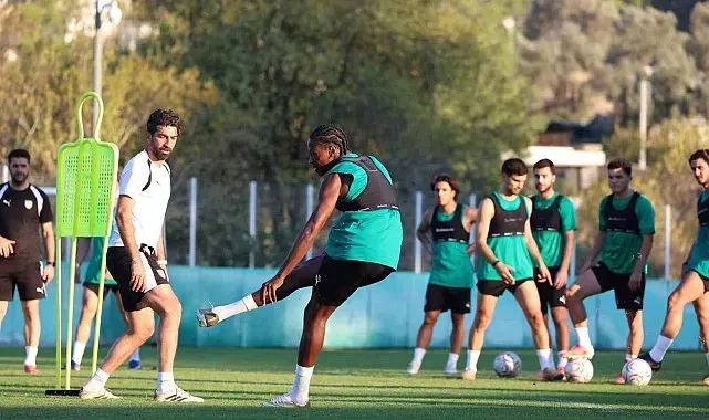 Bodrum FK Teknik Direktörü Burhan Eşer: "Sabırlı olmamız ve desteklememiz gerekiyor"