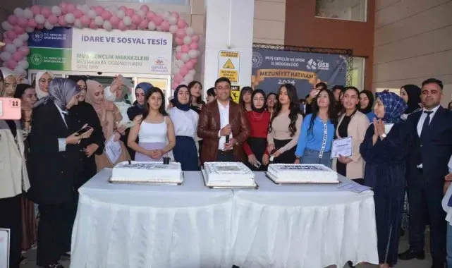Muş'ta yurtta kalan öğrenciler için mezuniyet gecesi düzenlendi