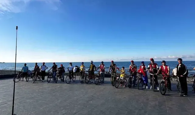 Sağlık çalışanları 'sağlıklı bir dünya' için pedal çevirdi