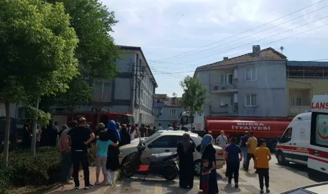 Bursa'da bina yangınında 3 kişi dumandan etkilendi