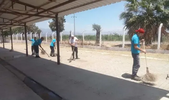 Efeler'de hayvan pazarları bayrama hazırlanıyor