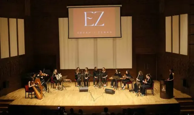 İzmir'de tamamı kadın sanatçılardan oluşan gruptan unutulmaz konser