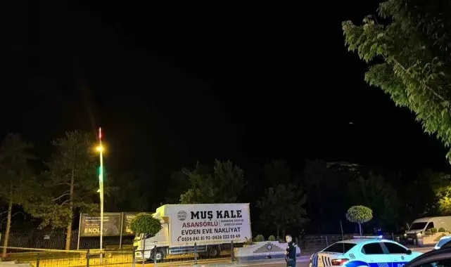 Muş'ta bir kadının bankta unuttuğu çanta polisi harekete geçirdi