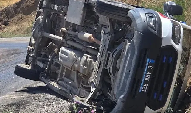 Siirt'te hastaya giden ambulans devrildi