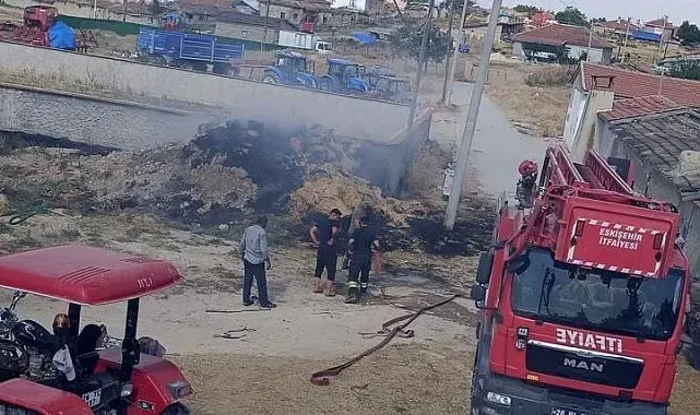 Eskişehir'de saman balyaları yandı