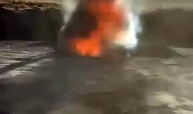 Siirt'te şantiyede iş makinesi yandı