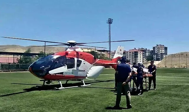 Darende'de kalp krizi geçiren 16 yaşındaki hasta hava ambulansıyla Malatya'ya sevk edildi