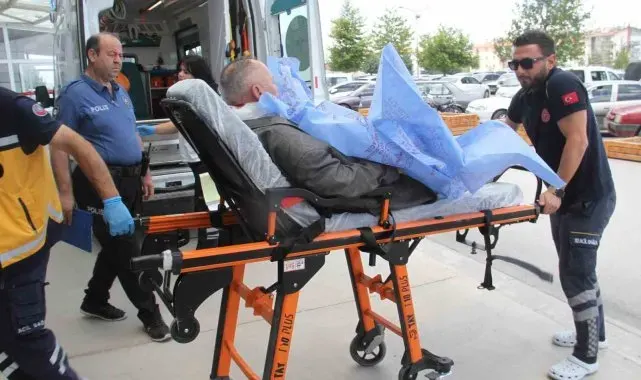 Kahvehanede satırlı saldırıya uğrayan kişi yaralandı