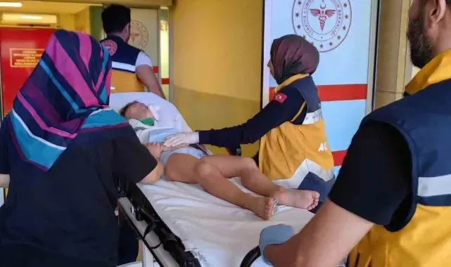 Merdiven boşluğuna düşen çocuk ağır yaralandı