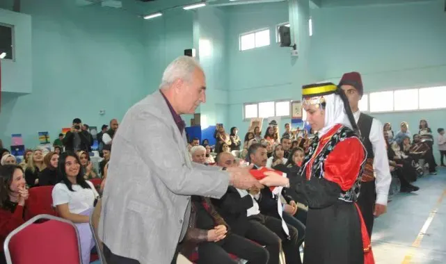 Eleşkirt'te gençlik konseri beğeni topladı