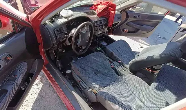 Yığılca yolunda otomobil kamyonete çarptı: 1 yaralı