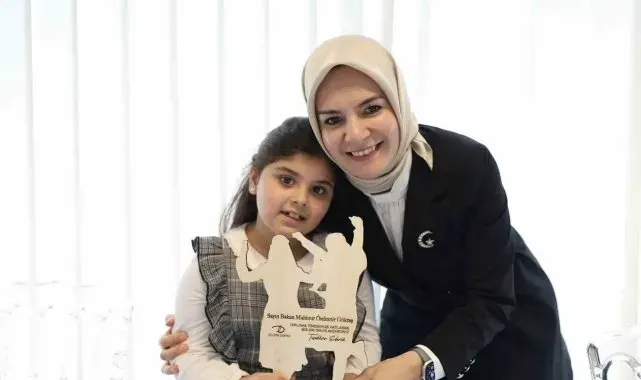 Bakan Göktaş, Brüksel'de Halkoyunları Diploma Töreni'ne katıldı
