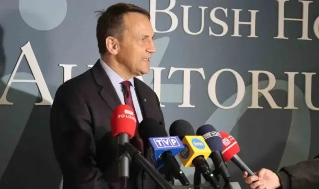 Polonya Dışişleri Bakanı Sikorski: "Avrupa yeniden silahlanmalı"