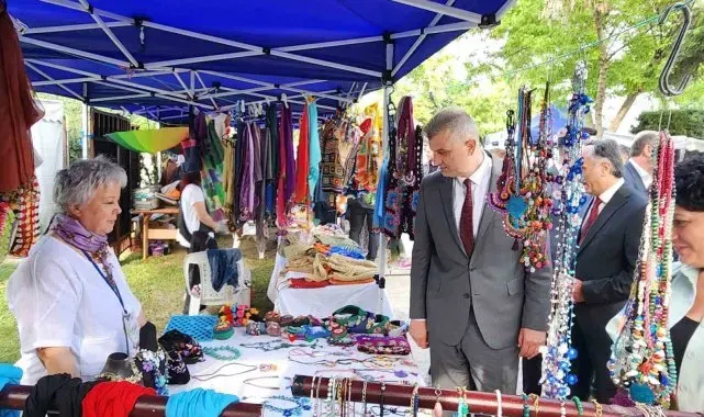 Kadınların el emeği ürünleri bahar şenliğinde stantlarda yerini aldı