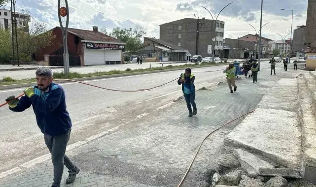 Ekipler fiber optik kablosunu 2 kilometre taşıdılar