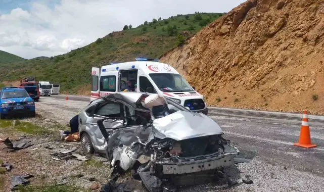 Pikap ile otomobil çarpıştı: 2 ölü 2 yaralı