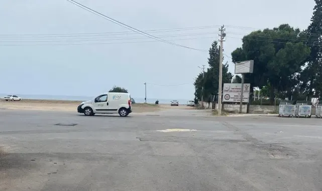 Motosiklet kamyonetin altına girdi: 1 ölü, 1 yaralı