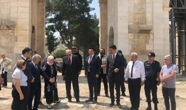Anavarza Antik Kentte kazı çalışmalarına hız verildi