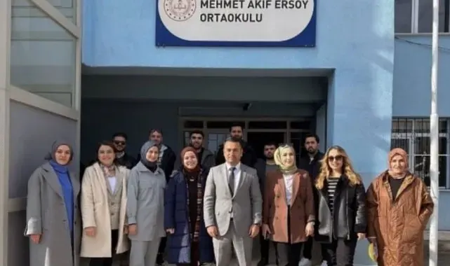Hınıs Mehmet Akif Ersoy Ortaokulu açık hava eğitimi projesi ile Avrupa'da