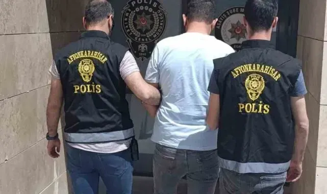 1 yıl 7 ay hapis cezası ile aranan şahsı polis yakaladı
