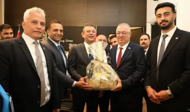 Başkan Mehmet Ertaş Özgür Özel'i ziyaret etti