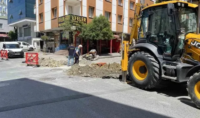 İstanbul'un göbeğinde 20 saattir elektriksiz kaldılar