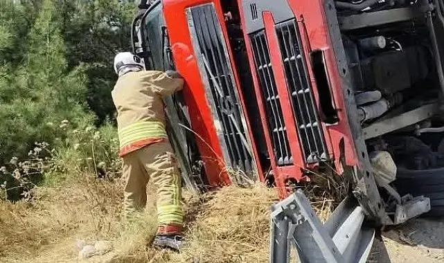 Belen'de tır devrildi