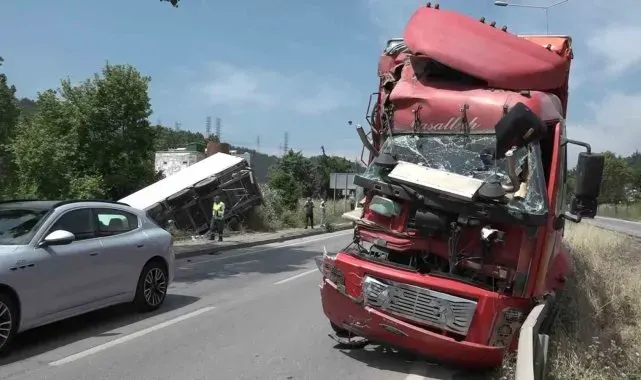 Bursa'da kamyon ile çarpışan tır şarampole uçtu