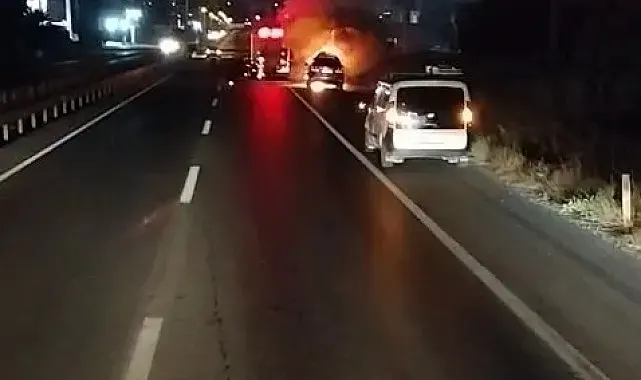 Bursa'da lüks otomobil alevlere teslim oldu: O anlar kamerada