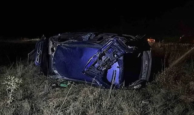 Niğde'de iki otomobil kafa kafaya çarpıştı: 1'i ağır, 7 yaralı