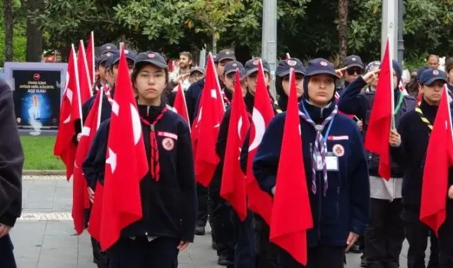 Samsun'da 19 Mayıs kutlamaları Atatürk Anıtı'ndaki törenle başladı