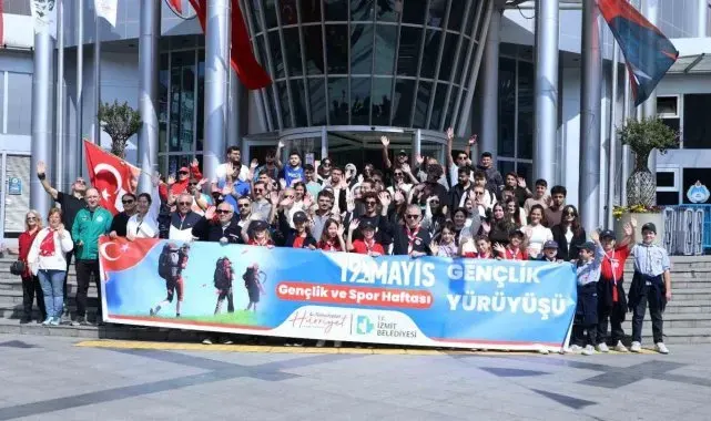 İzmitli gençler 19 Mayıs Gençlik Yürüyüşünde buluştu