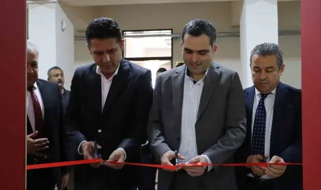 Kozan'da Şehit Suat Ocak İlkokulu'nda robotik kodlama sınıfı açıldı.