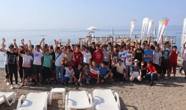 Başarılı öğrencilere yaz tatili hediyesi Zeytinburnu Belediyesi'nden