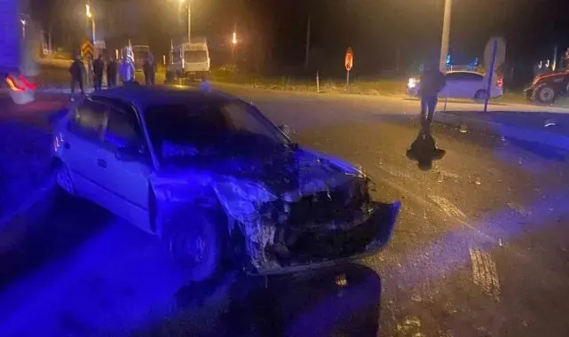 Minibüs ve otomobil çarpıştı: 1 yaralı