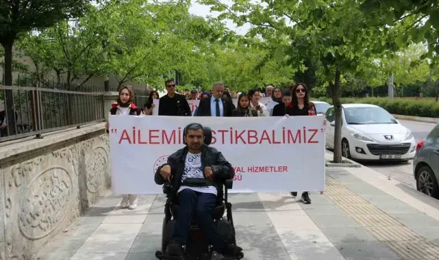 Elazığ'da 'Aile Haftası' farkındalık yürüyüşü