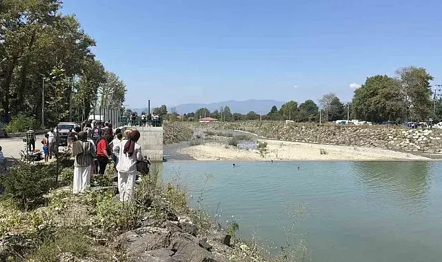 Serinlemek için suya giren çocuk, 20 dakikalık kalp masajıyla hayata döndü
