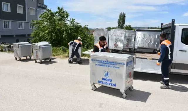 İnönü'de çöp konteynırları yenileniyor