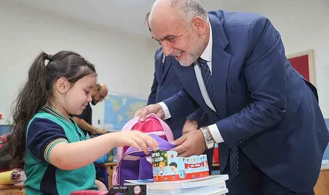 Bu ilçede tüm öğrencilere çanta ve kırtasiye seti hediye