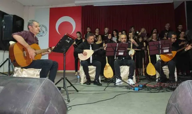 Balıkesir'de doktor ve hemşirelerden Şifalı Ezgiler Konseri