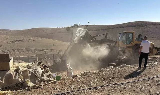 İsrail, El Halil'in güneyindeki Filistinlilerin evlerini yıkmaya devam ediyor