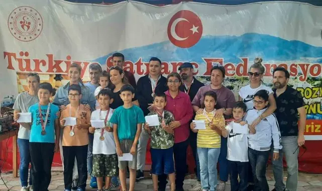 Bozyazı'da Satranç Turnuvası'nın ödülleri verildi