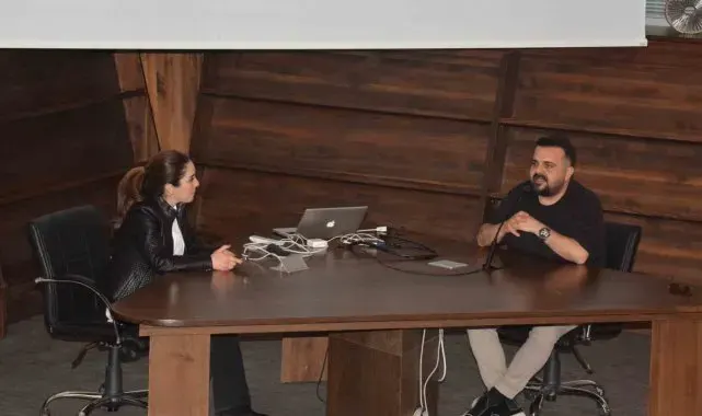 Kadir Özübek, İletişim Bilimleri Fakültesi öğrencileriyle buluştu