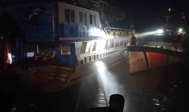 Alanya'da tur teknesinde korkutan yangın